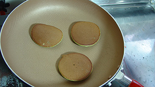 ���ʂ��y���Ă��Ă���