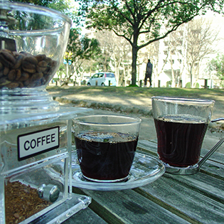 ���߂��ăK�b�e�����̂��������R�[�q�[�̓����