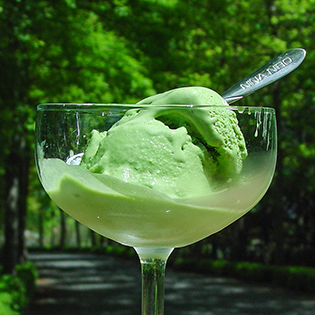 �����A�C�X�N���[���̍���