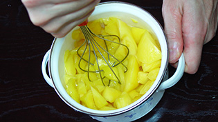 �A���Ċ�őe���ׂ��Ă���
