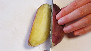 �C�����ŏc�����ɐ؂��Ă���