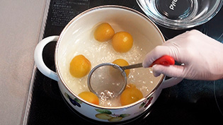 �A�N����菜���Ă���