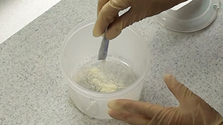 �������̂āA�l���ɗ�܂��Ă���P�t�B�A�̎�ۂ���e��ɓ����