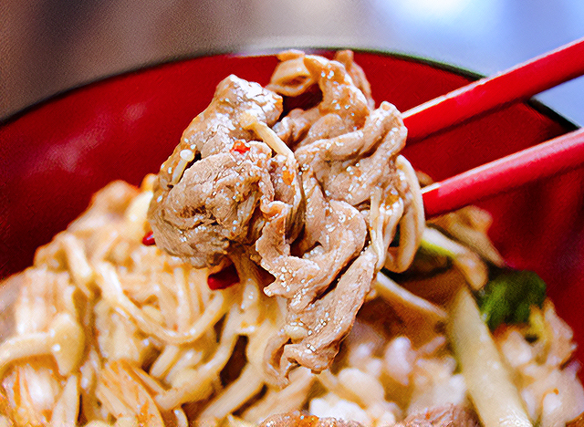 �L���`�����̓X�^�~�i��