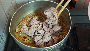 �ʔK������Ȃ肵���̂ŋ����������ĎςĂ���