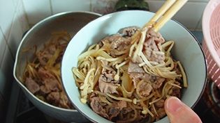 ���ɂ��т��悻���A����̂��`�������Ă���