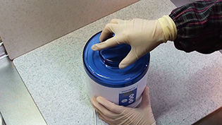 �{�̂ɓ��e������A�O�Ԃ������Ԃ���