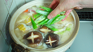 �S�̂ɉ΂��ʂ�����A���l�M��������
