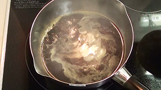 �y���ݖ��̍����F���A�݂��A�ݖ��A�������킹�Ďϗ��Ă�