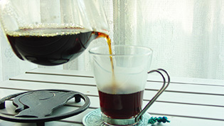 �T�[�o�[��U��񂵂Ă��������A���߂Ă������J�b�v�ɁA�l�������������Ă���