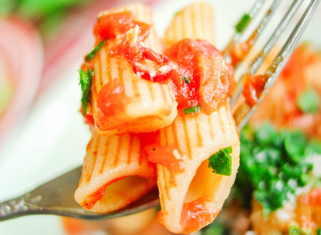 �y���l���K�[�e�̍a�Ƀ\�[�X������Ŕ����ȃA���r�A�[�^