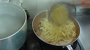 �A���f���e��䥂ł��p�X�^�������ă\�[�X������܂��Ă���
