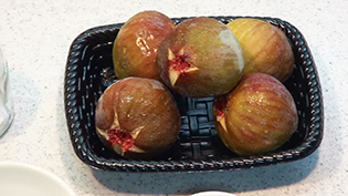 ���������W�����̍����F����ނ���400g�̕��ʂ̂�����������������