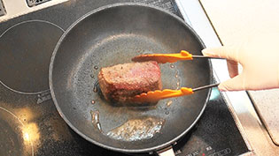 他の面もそれぞれ約1分30秒間ずつ焼く