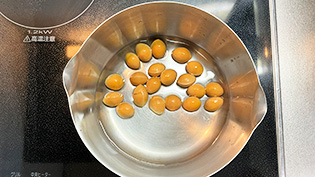 �X�e�����X�̏����ȓ�ɋ�ǂ����A���Ԃ邭�炢�̐��𒍂��ł���