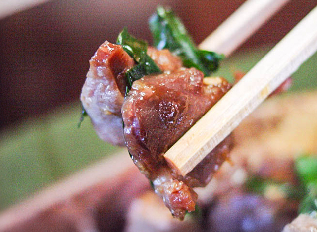 �ȒP�ȍ��̂ƃj���̏ē��̃^���u��