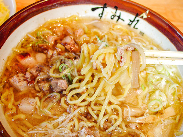 >濃厚味噌スープの「すみれ」のラーメン