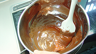 �`���R���[�g�̉��x��40�`45�����炢�ɗn����