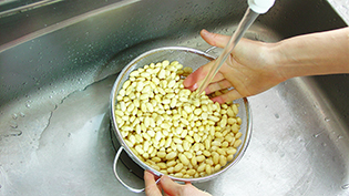 �哤���U���ɏグ�Đ��􂢂���