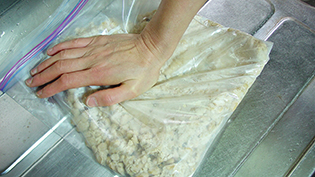 �哤������̃r�j�[���܂ɓ���Ď�̕��̂����ŉ����Ԃ�