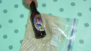 �哤������̃r�j�[���܂ɓ���ăr�[���r�̒�Œ@���Ԃ�