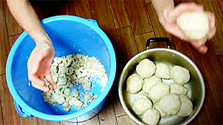 ���X���p���p���Ɨ���ɂ������ċ�C�𔲂��Ȃ���c�q�����