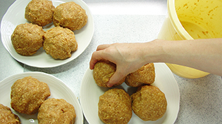 �ォ�珇�ɖ��X�ʂ�����ĎM�Ɏ��o��