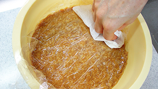 ���X����C�ɐG��Ȃ��悤�ɁA���b�v�Ńs�b�`������