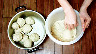 ����F���X�ʂ�e��ɏ����ł����Ă͕���ɂ��ċ�C�𔲂��l�q