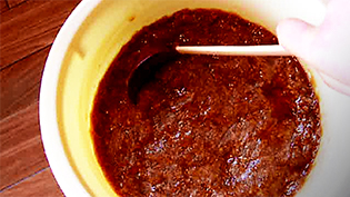 ����F���d���݂��Ă���1�N�Ԃ�������n�������Ċ����������X