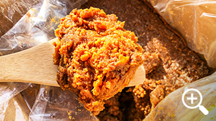 2���ɕč��Ɣ����Ŏd���񂾍��킹���X��1�N��̗l�q