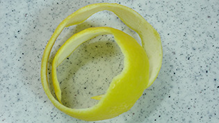 �����t���̍ޗ��F��������M�q�̔�Ȃǂ̊��k�n�̍��肪������ǂ�����