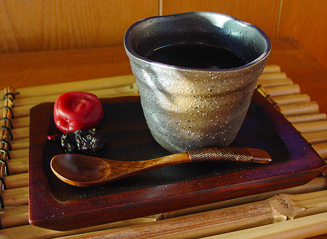 �~�ݔԒ��̍���