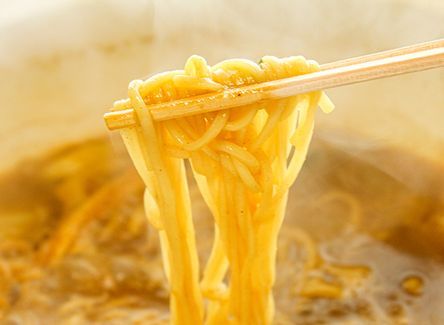 ����F�J���[��̎c��ō�郉�[����