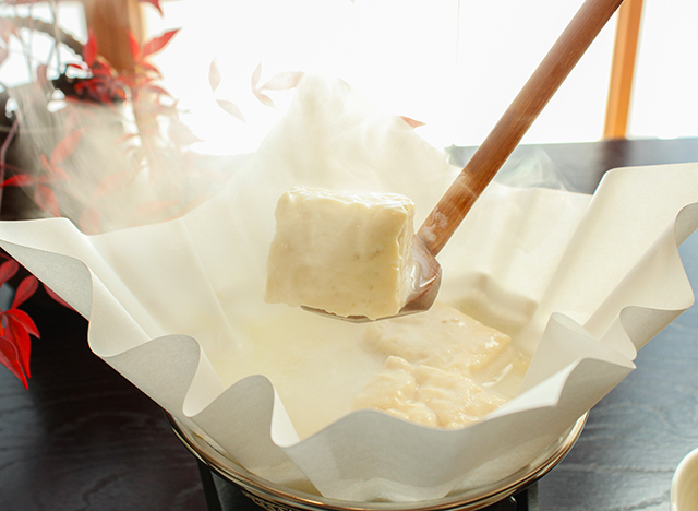 ����F���򓒓����̍���