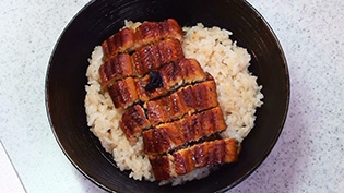 �����q�ɂ��т𐷂��āA���Ȃ�1/2���̂���