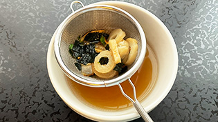 ���������h���ċ����菜���Ă���