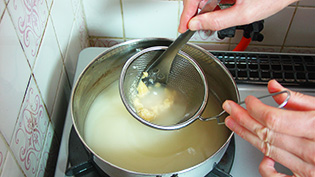 2�J�b�v�̂����ɁA�����X��n���Ă���