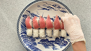 ���b�v���͂����āA�l�^���̂��Ă���