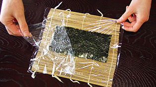 ラップをはずしている