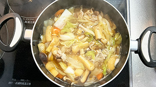 ����ɂ��߂��E�ő��E���؁E���l�M�E���g��������āA���t���ɂق񂾂��A�ݖ��A���A�݂��������ĎςĂ���