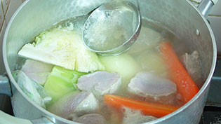 �X�[�v������Ȃ��悤�ɁA�A�N���������Ȃ���ςĂ���