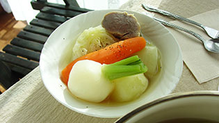 �M�ɐ����ăX�[�v�𒍂��A���Ӟ��������A���}�X�^�[�h��Y���ďo��