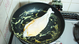 �܂��t���C�p���ɖ߂��A���΂�10�b�M���Ă���