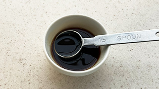 ��ɁyB�z�̏ݖ��A���A�݂��A�������������킹�Ă���